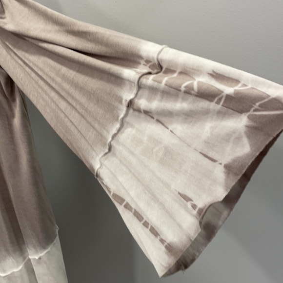 Braeve sleeveless top, Size Small - Picture 3 of 4